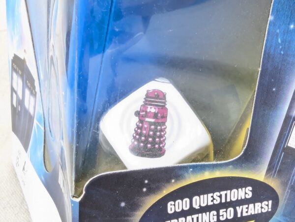 1000056193_MDQuwT_ud7i90.jpg Doctor Who Trivial Pursuit 50th Anniversary Edition 2013 Travel Size Board Game