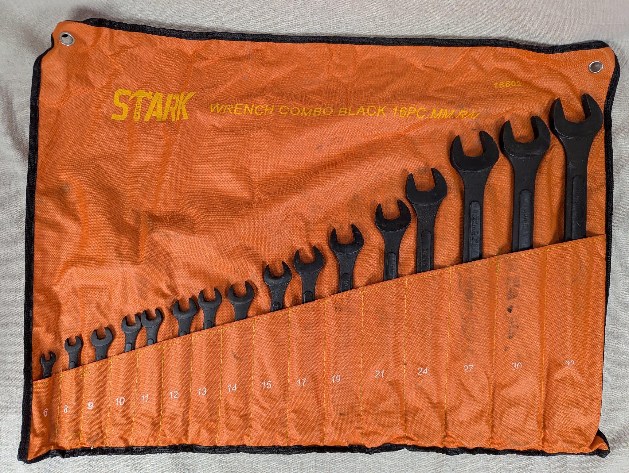 Stark 16-Piece Metric Combination Wrench Set Model 18802 Black Oxide Finish Tool - Image 2