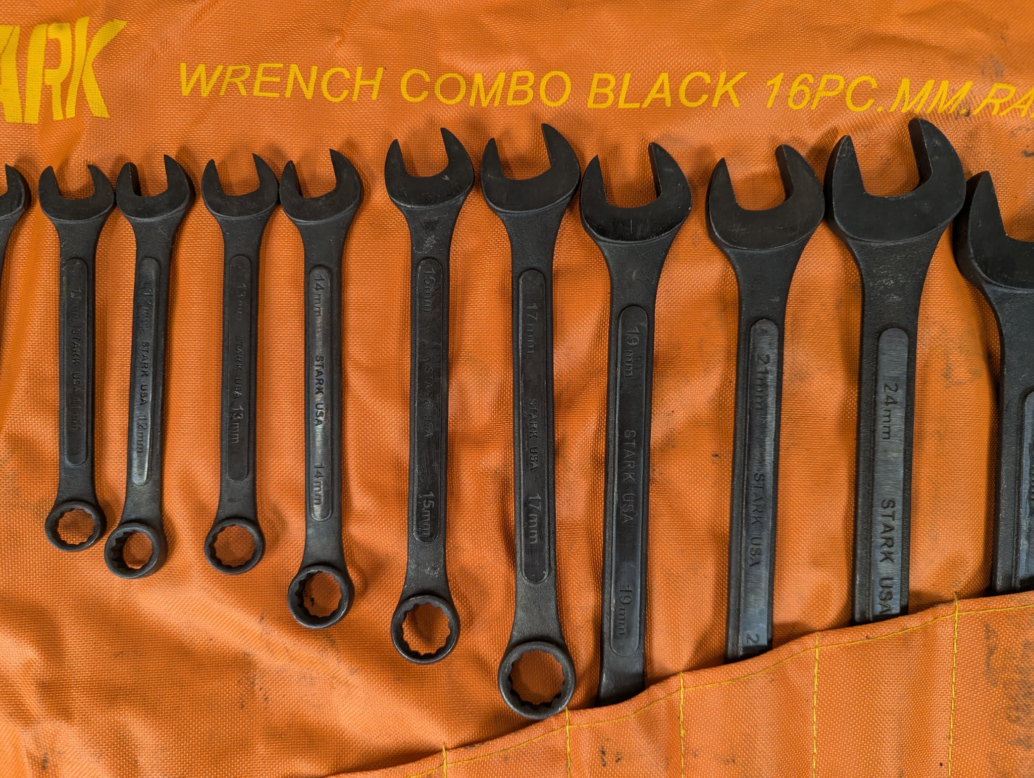 Stark 16-Piece Metric Combination Wrench Set Model 18802 Black Oxide Finish Tool - Image 9