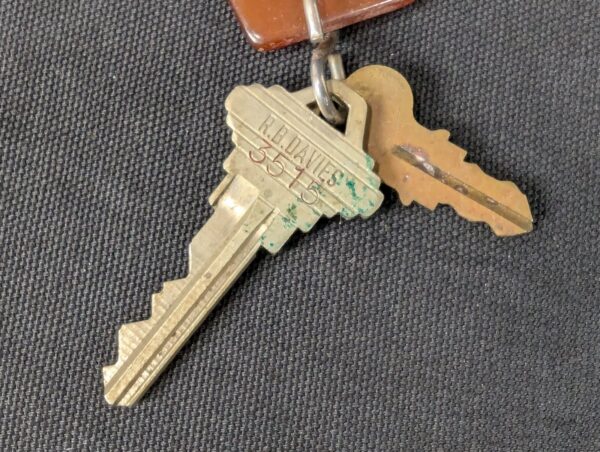 Vintage Hotel Room Key and Fob Set Sydney Australia Brown Tag R.B. Davies 3515
