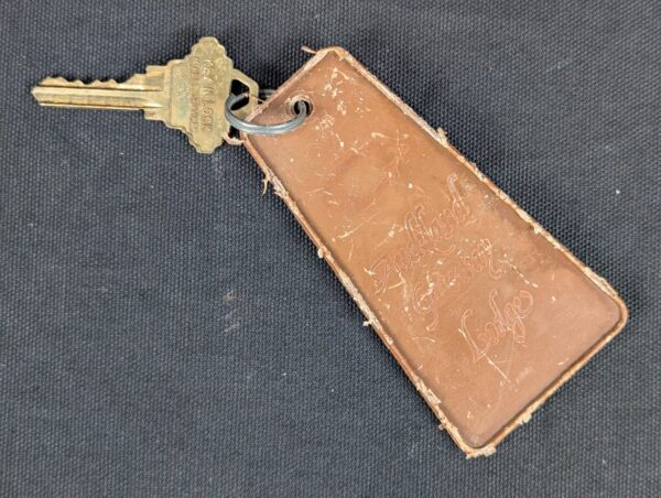 Auckland Gateway Lodge Hotel Room Key and Plastic Fob 151 Vintage Souvenir Brown