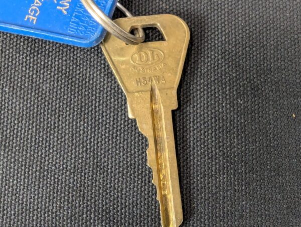 Vintage Hotel Russley Christchurch Room Key Fob 39 Blue Gold Permark Signs NZ