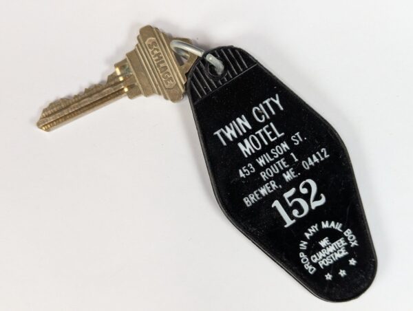 Schlage Twin City Motel Room Key Fob 152 Brewer ME Vintage Plastic Hotel Tag