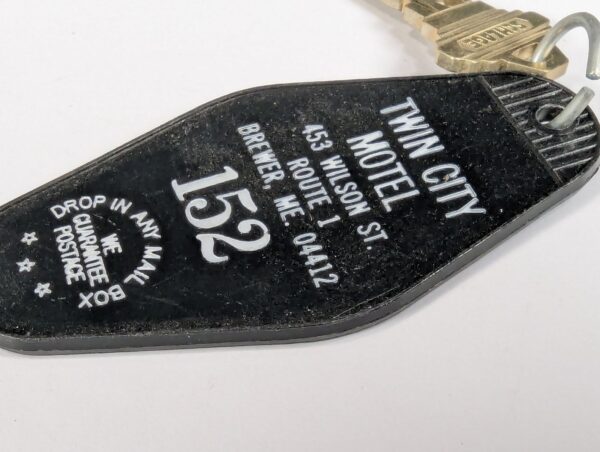 Schlage Twin City Motel Room Key Fob 152 Brewer ME Vintage Plastic Hotel Tag