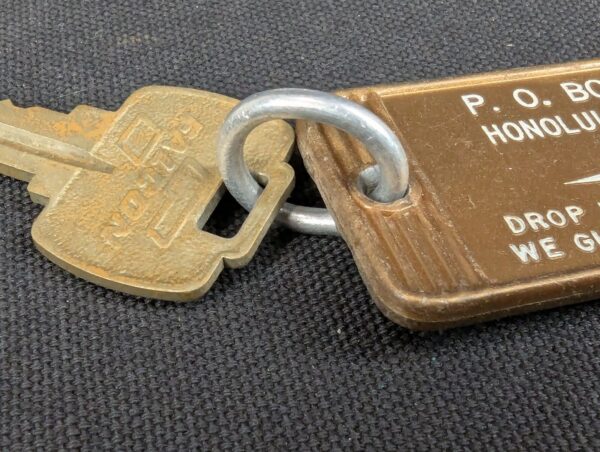 Vintage Falcon Hotel Room Key Tag 2111 Honolulu Hawaii Gold Brown Metal Colle...