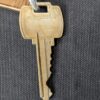 Vintage Falcon Hotel Room Key Tag 2111 Honolulu Hawaii Gold Brown Metal Colle...