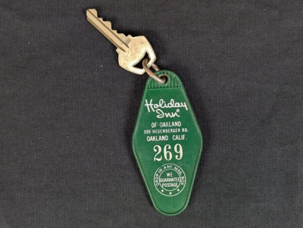 Vintage Holiday Inn Oakland Hotel Room Key & Plastic Fob 269 W.W. Wilcox Mfg Co