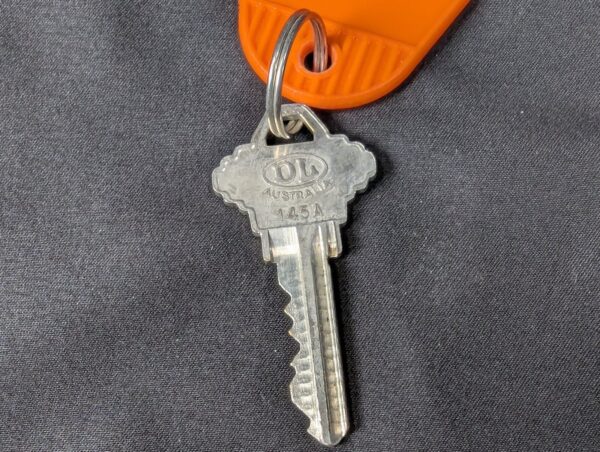 Vintage Gateway Inn Hotel Room Key with Diners Club Plastic Fob Collectible
