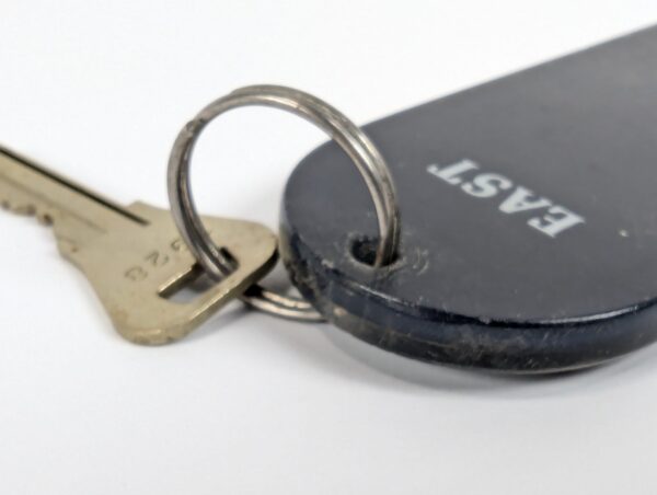 Hyatt Kingsgate Sydney Hotel Room Key Tag Vintage Plastic Fob Weiser Metal Key