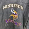 10-1056.jpg Minnesota Vikings NFL Faux Leather Moto Jacket Size Large Team Logos Zip Pockets