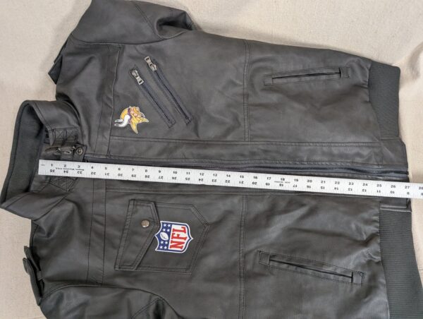 10-1058.jpg Minnesota Vikings NFL Faux Leather Moto Jacket Size Large Team Logos Zip Pockets