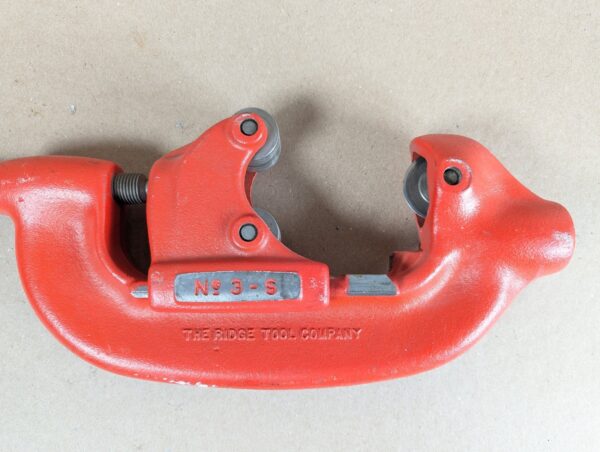 Ridgid No. 3-S Heavy Duty Pipe Cutter 1-3 Inch Capacity Red Tool