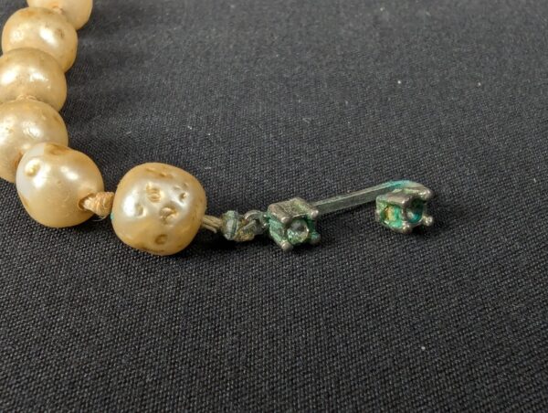 10-1260.jpg Vintage Faux Pearl Necklace Mid-Century Costume Jewelry Hook-and-Eye Clasp Fair