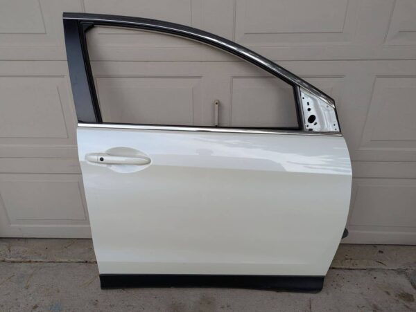 Honda CRV 2012-2016 Door Right Passenger Side Front Complete Assembly (Off White