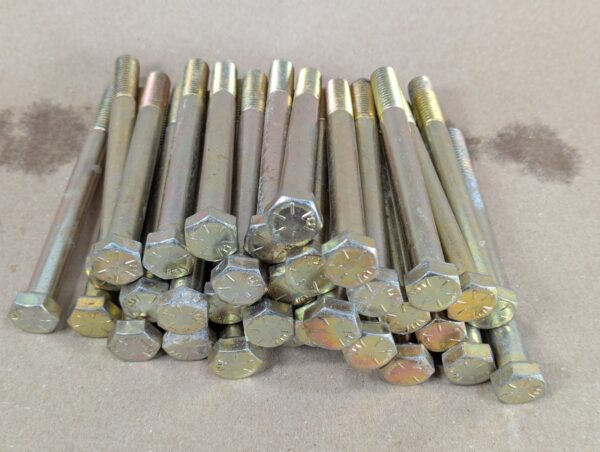 Grade 8 Yellow Zinc-Plated Hex Head Bolts 5-1/2 Inch Length Lot of 33 Hardware