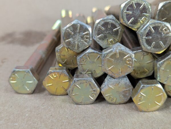 Grade 8 Yellow Zinc-Plated Hex Head Bolts 5-1/2 Inch Length Lot of 33 Hardware