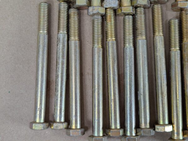 Grade 8 Yellow Zinc-Plated Hex Head Bolts 5-1/2 Inch Length Lot of 33 Hardware