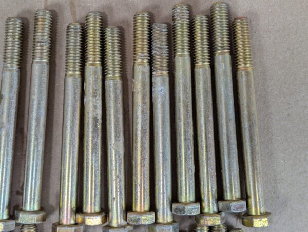 Grade 8 Yellow Zinc-Plated Hex Head Bolts 5-1/2 Inch Length Lot of 33 Hardware