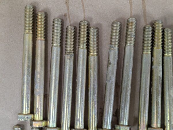 Grade 8 Yellow Zinc-Plated Hex Head Bolts 5-1/2 Inch Length Lot of 33 Hardware