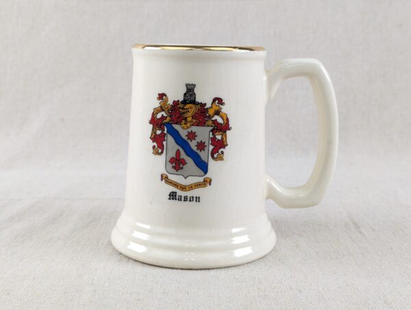 10-165.jpg Vintage Mason CLAN FAMILY BEER STEIN MUG Tankard CREST COAT OF ARMS 4.5''X3''