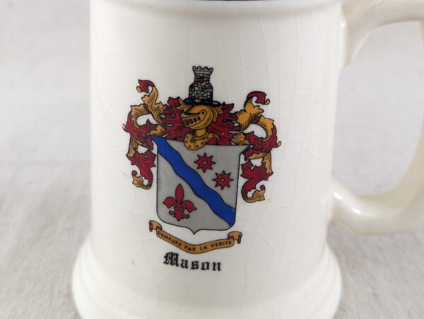 10-166.jpg Vintage Mason CLAN FAMILY BEER STEIN MUG Tankard CREST COAT OF ARMS 4.5''X3''