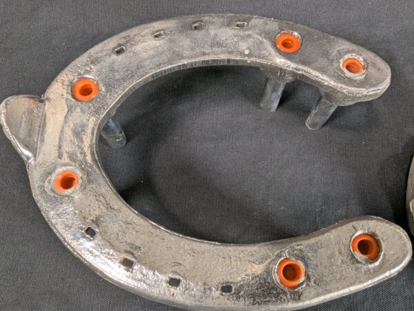 Vintage Phoenix Neverslip Draft Horse Shoes Size 6F Heavy Duty Metal Equestrian