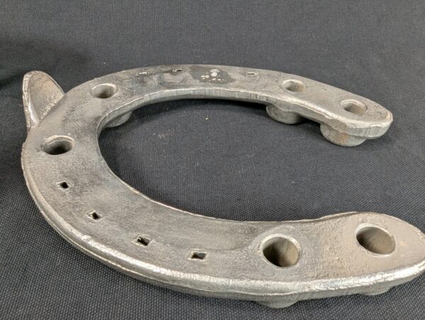Vintage Phoenix Neverslip Draft Horse Shoes Size 6F Heavy Duty Metal Equestrian