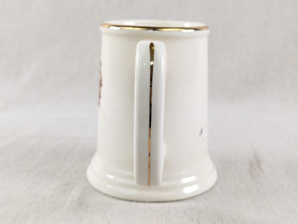 10-169.jpg Vintage Mason CLAN FAMILY BEER STEIN MUG Tankard CREST COAT OF ARMS 4.5''X3''