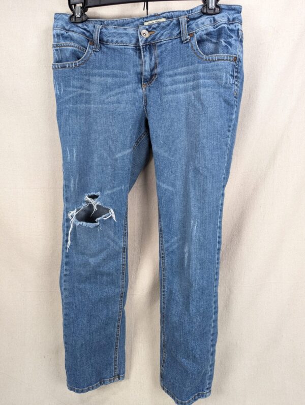 Paris Blues Distressed Denim Jeans Medium Wash 5-Pocket Frayed Hem Style JR 17