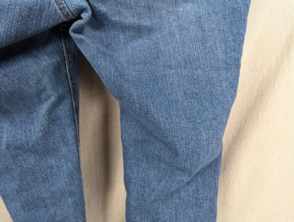 Paris Blues Distressed Denim Jeans Medium Wash 5-Pocket Frayed Hem Style JR 17