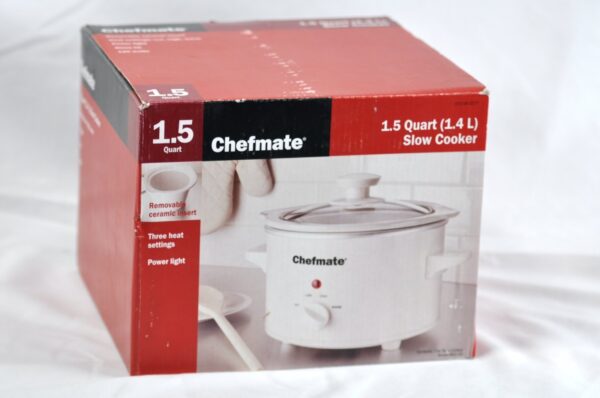 NOS Chefmate 1.5 Quart (1.4 L) Round White Slow Cooker w/ Lid &3 Heat Settings