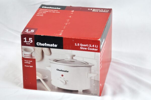 NOS Chefmate 1.5 Quart (1.4 L) Round White Slow Cooker w/ Lid &3 Heat Settings