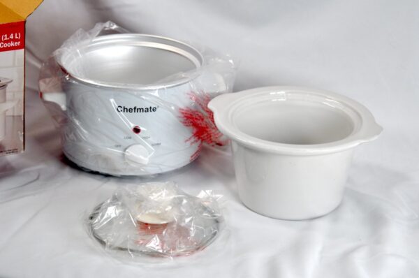 NOS Chefmate 1.5 Quart (1.4 L) Round White Slow Cooker w/ Lid &3 Heat Settings