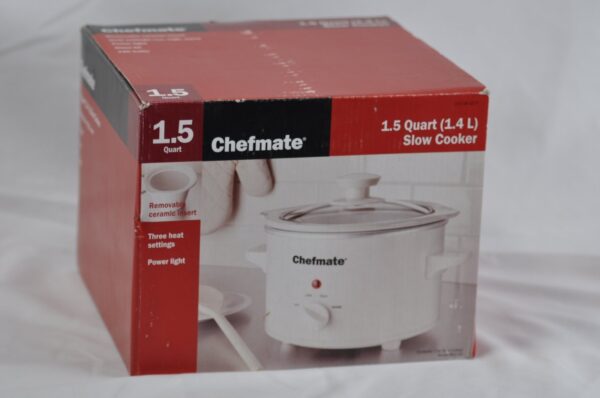 NOS Chefmate 1.5 Quart (1.4 L) Round White Slow Cooker w/ Lid &3 Heat Settings