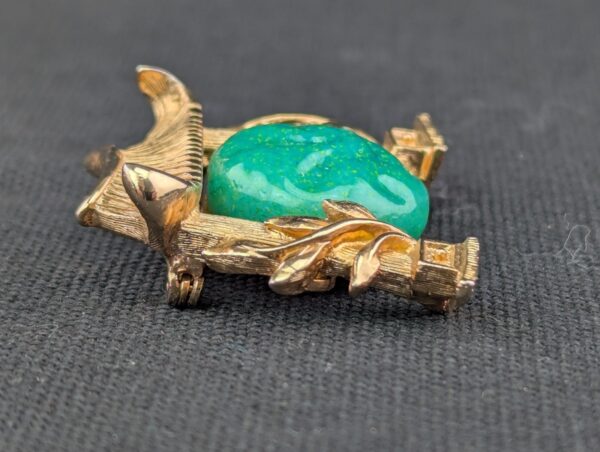 Marvella Japanese Pagoda Jade Gold Tone Brooch Costume Jewelry Unsigned Faux