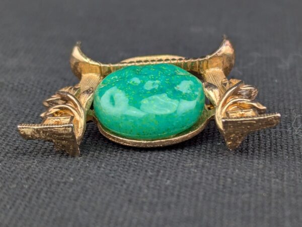 Marvella Japanese Pagoda Jade Gold Tone Brooch Costume Jewelry Unsigned Faux