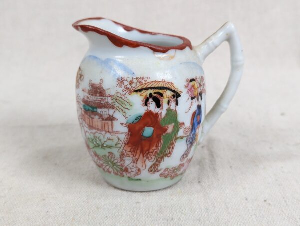 10-2451.jpg Vintage Japanese Porcelain Hand Painted Geisha 3.5" Creamer Unmarked