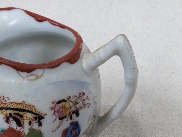 10-2457.jpg Vintage Japanese Porcelain Hand Painted Geisha 3.5" Creamer Unmarked