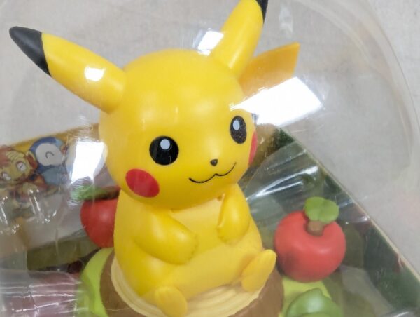 2009 Jakks Pacific Pokémon Solar-Powered Pikachu Figure New In Original Packa...