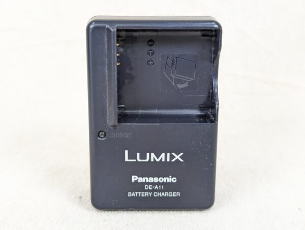 Panasonic Lumix DE-A11B Battery Charger for CGA-S005 DMW-BCC12 Digital Cameras