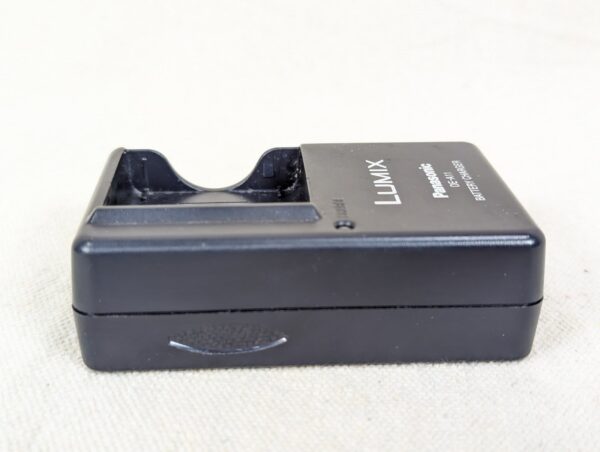 Panasonic Lumix DE-A11B Battery Charger for CGA-S005 DMW-BCC12 Digital Cameras