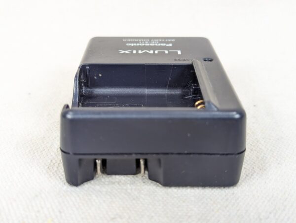 Panasonic Lumix DE-A11B Battery Charger for CGA-S005 DMW-BCC12 Digital Cameras