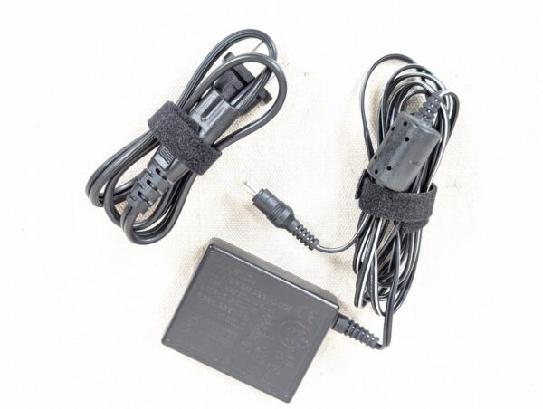 Genuine Casio AD-C52S AC Power Adapter 5.3V 650mA Digital Camera Charger Cord