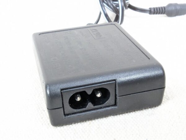 Genuine Casio AD-C52S AC Power Adapter 5.3V 650mA Digital Camera Charger Cord