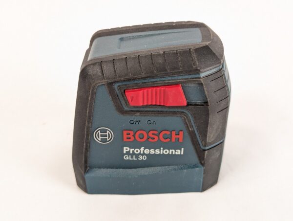 10-3347.jpg Bosch GLL 30 S Self-Leveling Cross-Line Laser Level with MM 2 Mounting Device