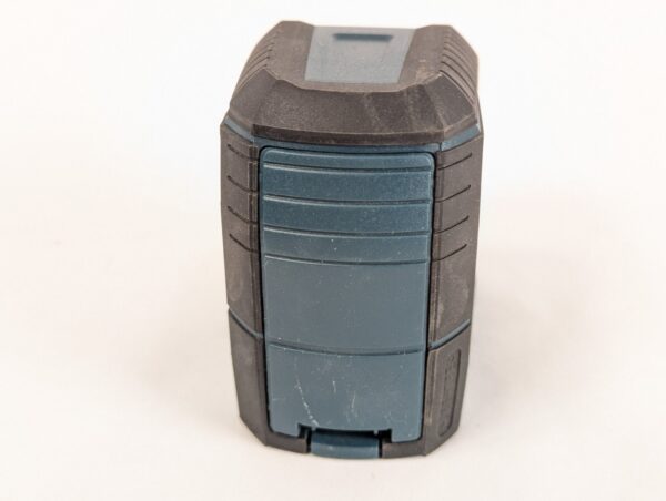 10-3348.jpg Bosch GLL 30 S Self-Leveling Cross-Line Laser Level with MM 2 Mounting Device