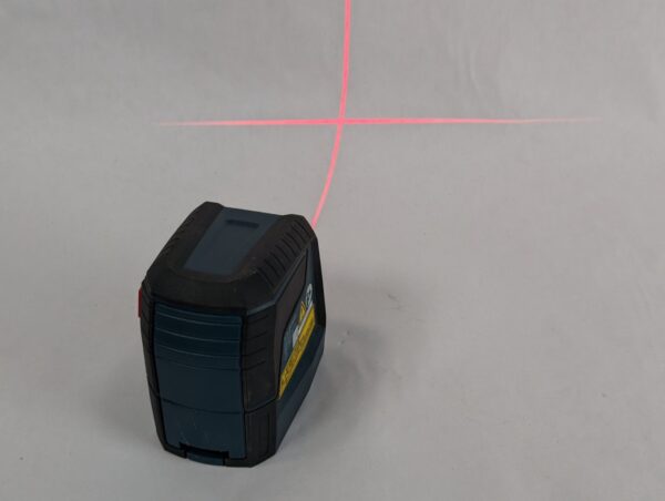 10-3350.jpg Bosch GLL 30 S Self-Leveling Cross-Line Laser Level with MM 2 Mounting Device