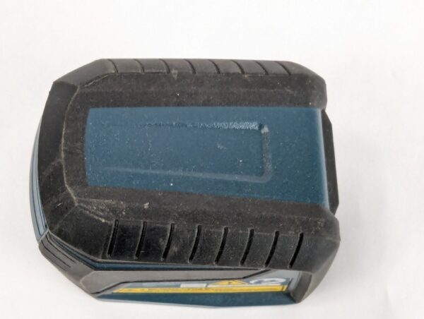 10-3351.jpg Bosch GLL 30 S Self-Leveling Cross-Line Laser Level with MM 2 Mounting Device