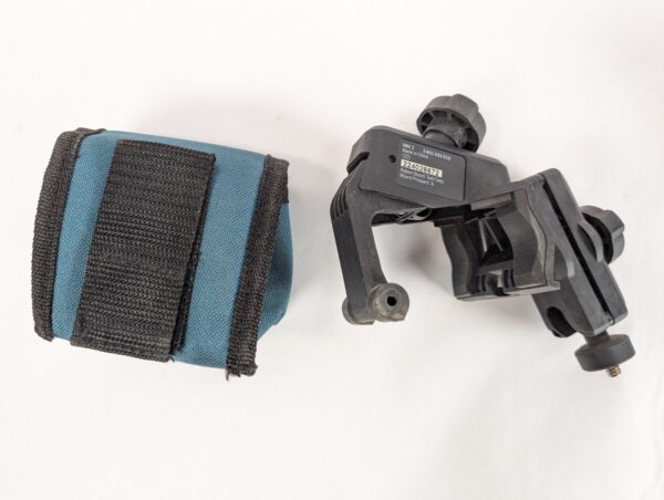 10-3353.jpg Bosch GLL 30 S Self-Leveling Cross-Line Laser Level with MM 2 Mounting Device