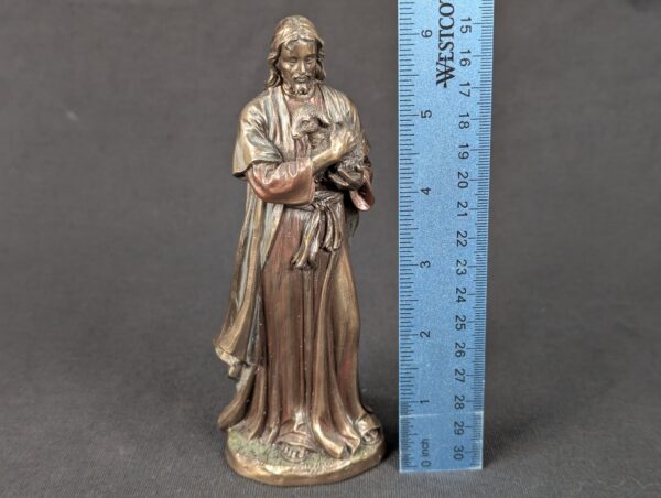 10-3385.jpg Jesus.